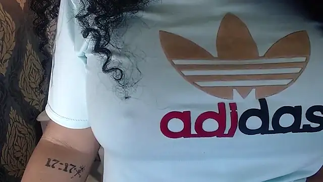 Snapshot of Sofiacowperx chatting on 10-21-25, 02:07 Sofiacowperx online show from 10-21-25, 02:07