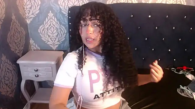 Sofiacowperx online show from 11-17-25, 01:28