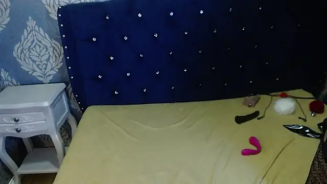 Sofiacowperx online show from 02-08-26, 07:01