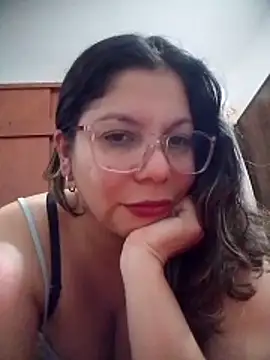 Snapshot of Carliina_Soussa chatting on 06-04-26, 11:33 Carliina Soussa online show from 06-04-26, 11:33