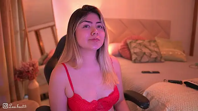 Lau Bee online show from 11-08-25, 04:07