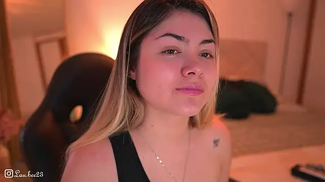 Lau Bee online show from 11-30-25, 03:38