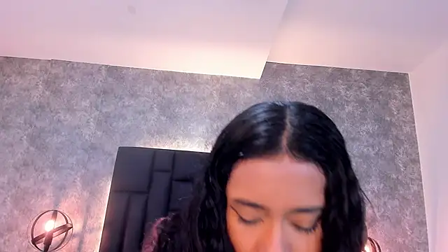 laura smith33 online show from 12-30-24, 01:58