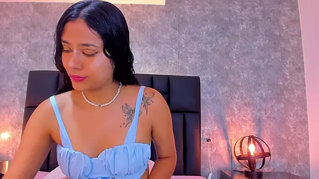 laura smith33 online show from 02-25-25, 02:22