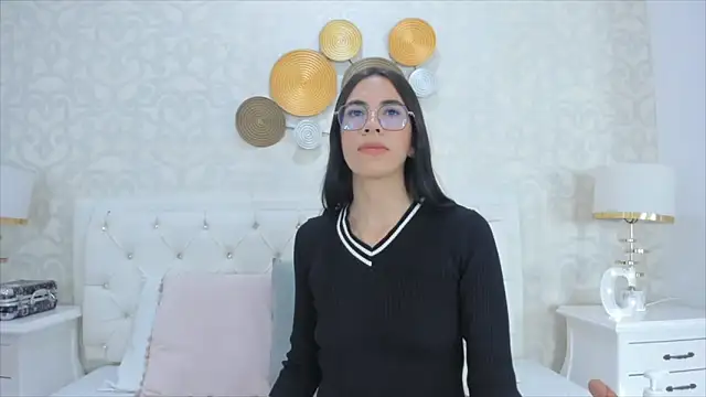 Clarisse28 online show from 12-20-24, 07:17