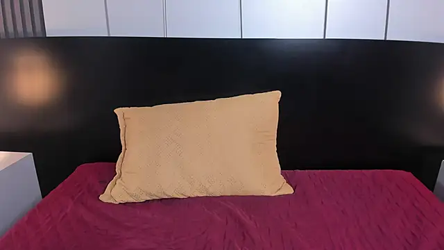 Snapshot of liz_goth chatting on 01-16-25, 01:14 liz goth online show from 01-16-25, 01:14