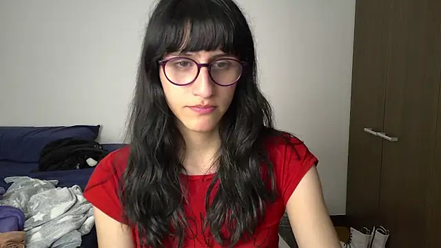 Snapshot of Alice_love29 chatting on 01-12-25, 03:17 Alice love29 online show from 01-12-25, 03:17