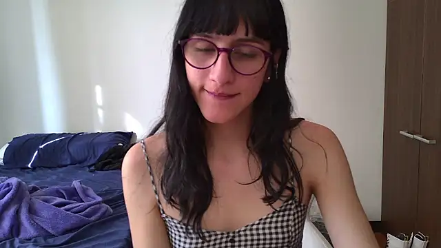 Snapshot of Alice_love29 chatting on 01-12-25, 08:47 Alice love29 online show from 01-12-25, 08:47