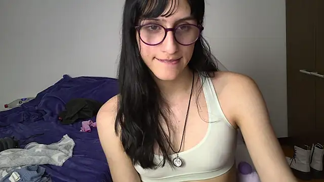 Snapshot of Alice_love29 chatting on 01-18-25, 01:30 Alice love29 online show from 01-18-25, 01:30