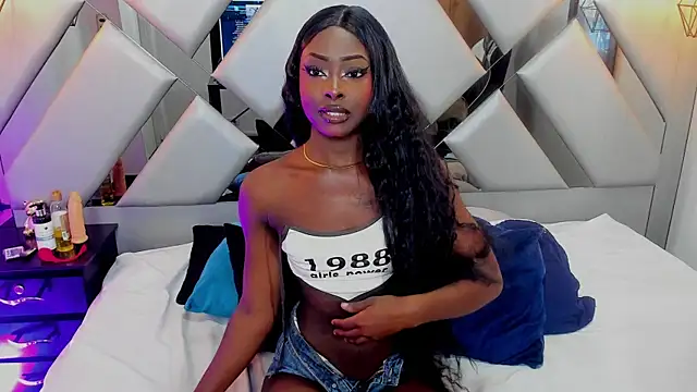 Snapshot of Nahomi-Hill chatting on 02-28-25, 09:01 Nahomi-Hill online show from 02-28-25, 09:01