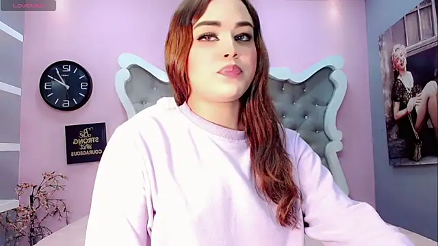Snapshot of Sophia-Isabella chatting on 01-07-25, 11:03 Sophia-Isabella online show from 01-07-25, 11:03