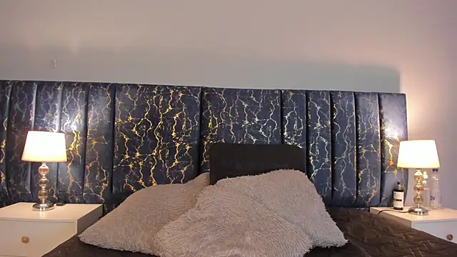 Sophia Lemos online show from 10-17-25, 02:08