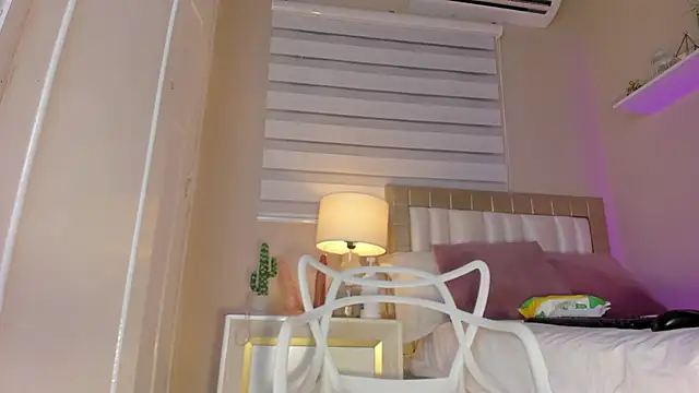 zoe sky  online show from 02-20-25, 11:42