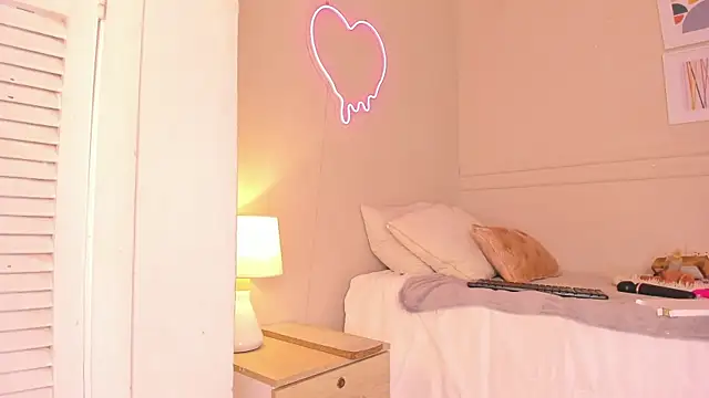 zoe sky  online show from 11-11-25, 12:05