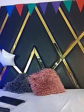 Adel Nesbiit online show from 09-27-25, 07:41