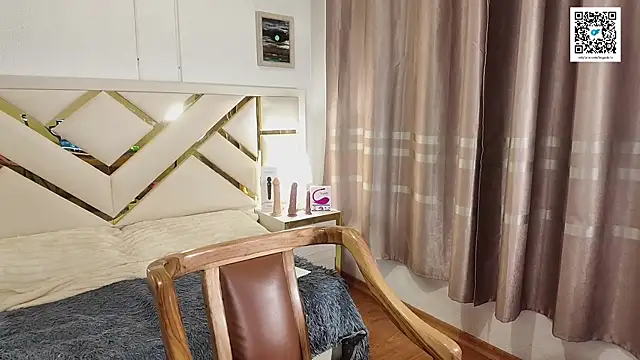 carolineamber  online show from 09-25-25, 02:15