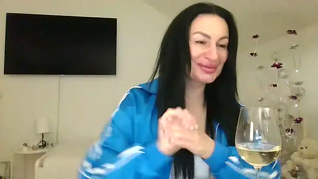 Helena7077 online show from 01-31-25, 11:35