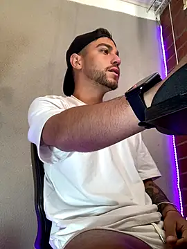 Leandro valenzuela online show from 10-22-25, 02:06