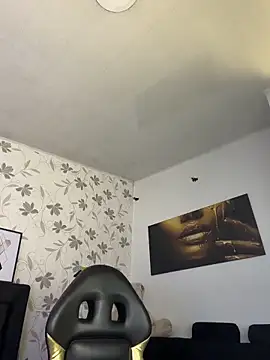 ElaaPerez online show from 03-12-26, 07:53