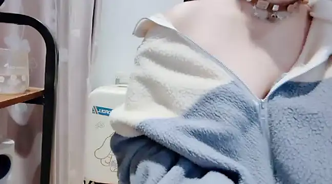 Snapshot of arena1357 chatting on 12-19-24, 02:24 arena1357 online show from 12-19-24, 02:24