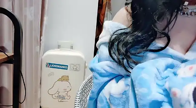 Snapshot of arena1357 chatting on 02-21-25, 01:44 arena1357 online show from 02-21-25, 01:44