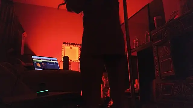 Sandrasaa online show from 11-14-25, 07:18