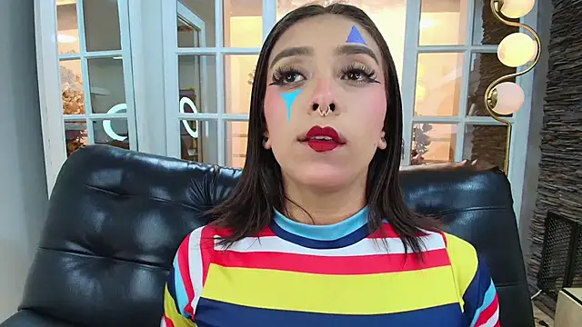 miss collins online show from 12-04-25, 05:43