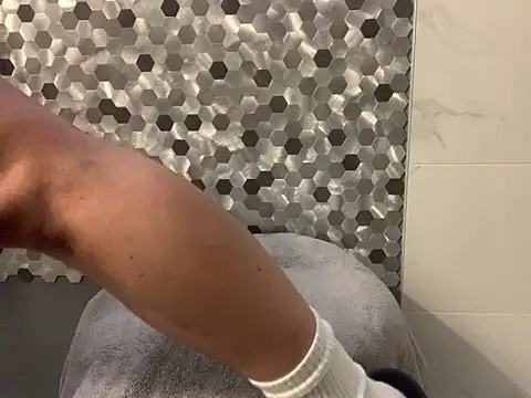 Snapshot of MiguelBlu chatting on 11-09-25, 01:31 MiguelBlu online show from 11-09-25, 01:31