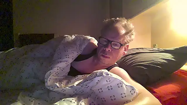 kinkyslet8 online show from 09-29-25, 04:50