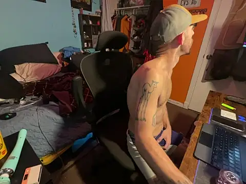 Snapshot of RuffClvb chatting on 12-04-24, 02:59 RuffClvb online show from 12-04-24, 02:59