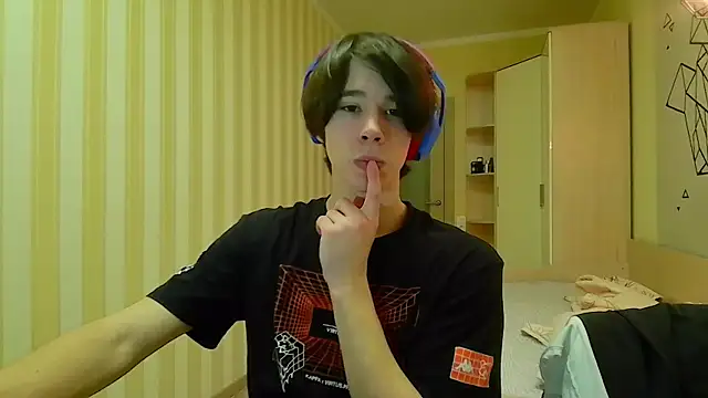 Snapshot of gayGamogey chatting on 03-19-25, 07:06 gayGamogey online show from 03-19-25, 07:06