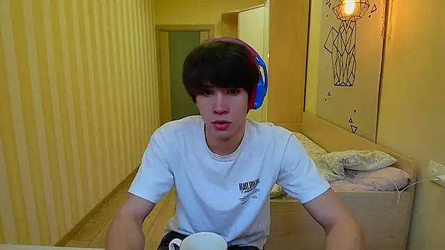 Snapshot of gayGamogey chatting on 12-05-25, 10:02 gayGamogey online show from 12-05-25, 10:02