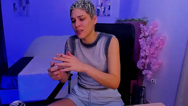 Charlee pink online show from 11-02-25, 11:51