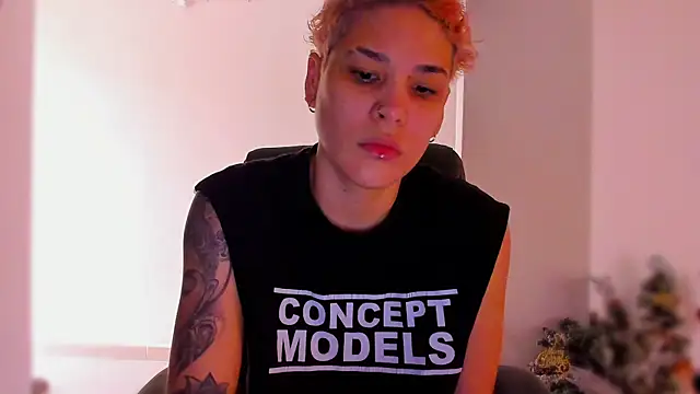 Charlee pink online show from 12-22-25, 04:37