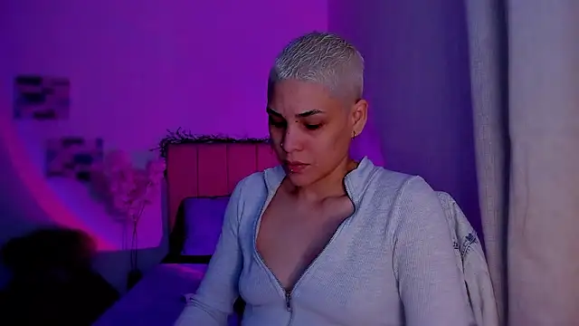 Charlee pink online show from 02-25-26, 07:45