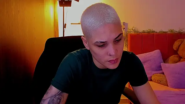 Charlee pink online show from 04-01-26, 03:40