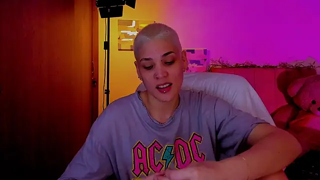 Charlee pink online show from 04-08-26, 01:05