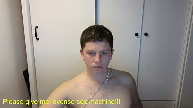 Snapshot of BigL0ve chatting on 05-05-26, 02:25 BigL0ve online show from 05-05-26, 02:25
