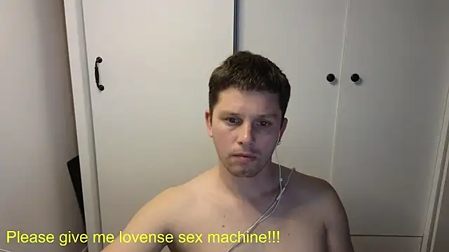 Snapshot of BigL0ve chatting on 05-11-26, 03:29 BigL0ve online show from 05-11-26, 03:29
