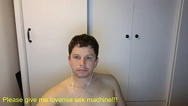 Snapshot of BigL0ve chatting on 05-13-26, 01:52 BigL0ve online show from 05-13-26, 01:52
