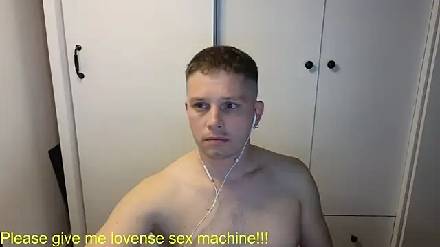 Snapshot of BigL0ve chatting on 05-17-26, 03:19 BigL0ve online show from 05-17-26, 03:19
