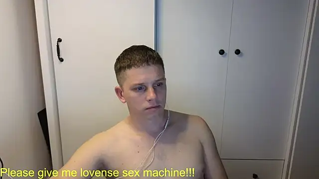Snapshot of BigL0ve chatting on 05-26-26, 02:35 BigL0ve online show from 05-26-26, 02:35
