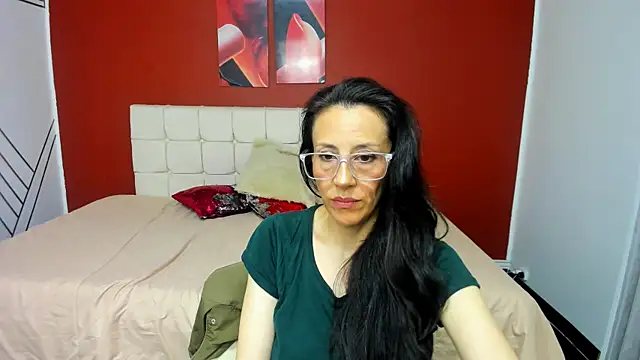 Abrillee1 online show from 01-17-25, 10:45