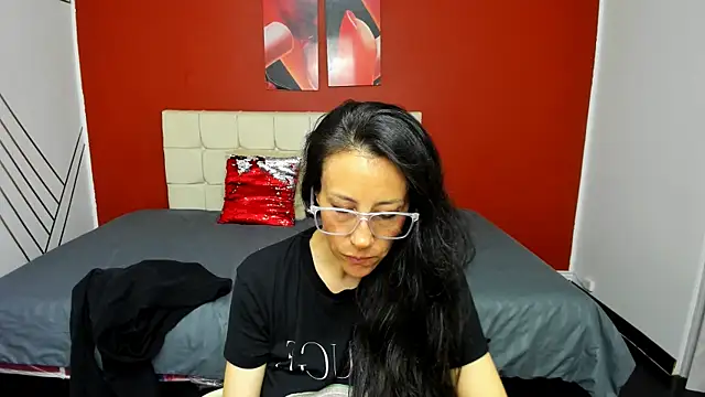 Abrillee1 online show from 02-08-25, 10:40