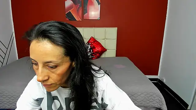 Abrillee1 online show from 02-25-25, 07:36