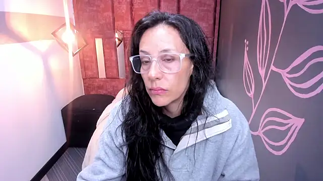 Abrillee1 online show from 11-07-25, 12:05