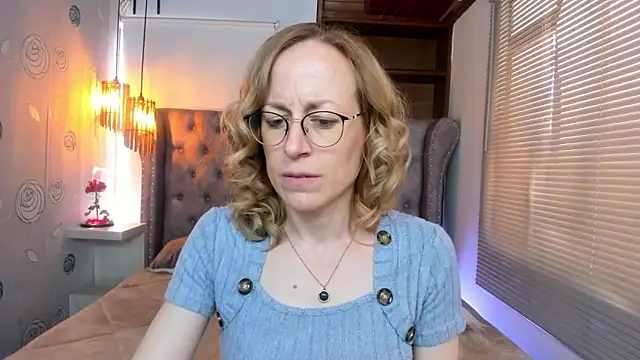 Snapshot of SammySanders chatting on 02-01-25, 03:18 SammySanders online show from 02-01-25, 03:18