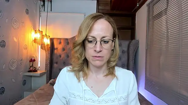 Snapshot of SammySanders chatting on 02-07-25, 10:41 SammySanders online show from 02-07-25, 10:41