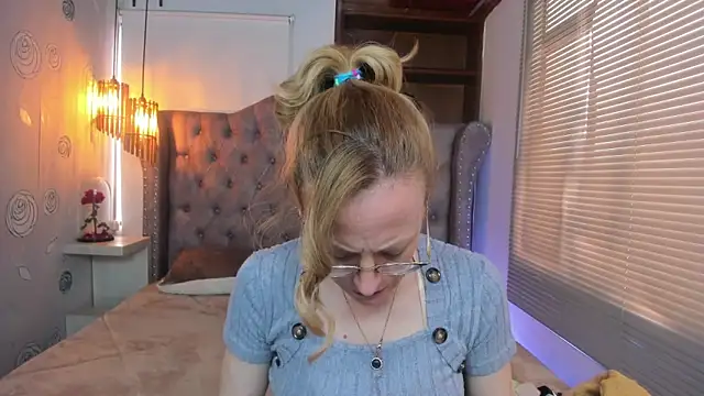 Snapshot of SammySanders chatting on 02-22-25, 06:19 SammySanders online show from 02-22-25, 06:19