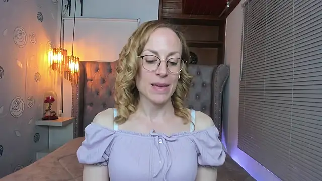 Snapshot of SammySanders chatting on 03-05-25, 11:27 SammySanders online show from 03-05-25, 11:27